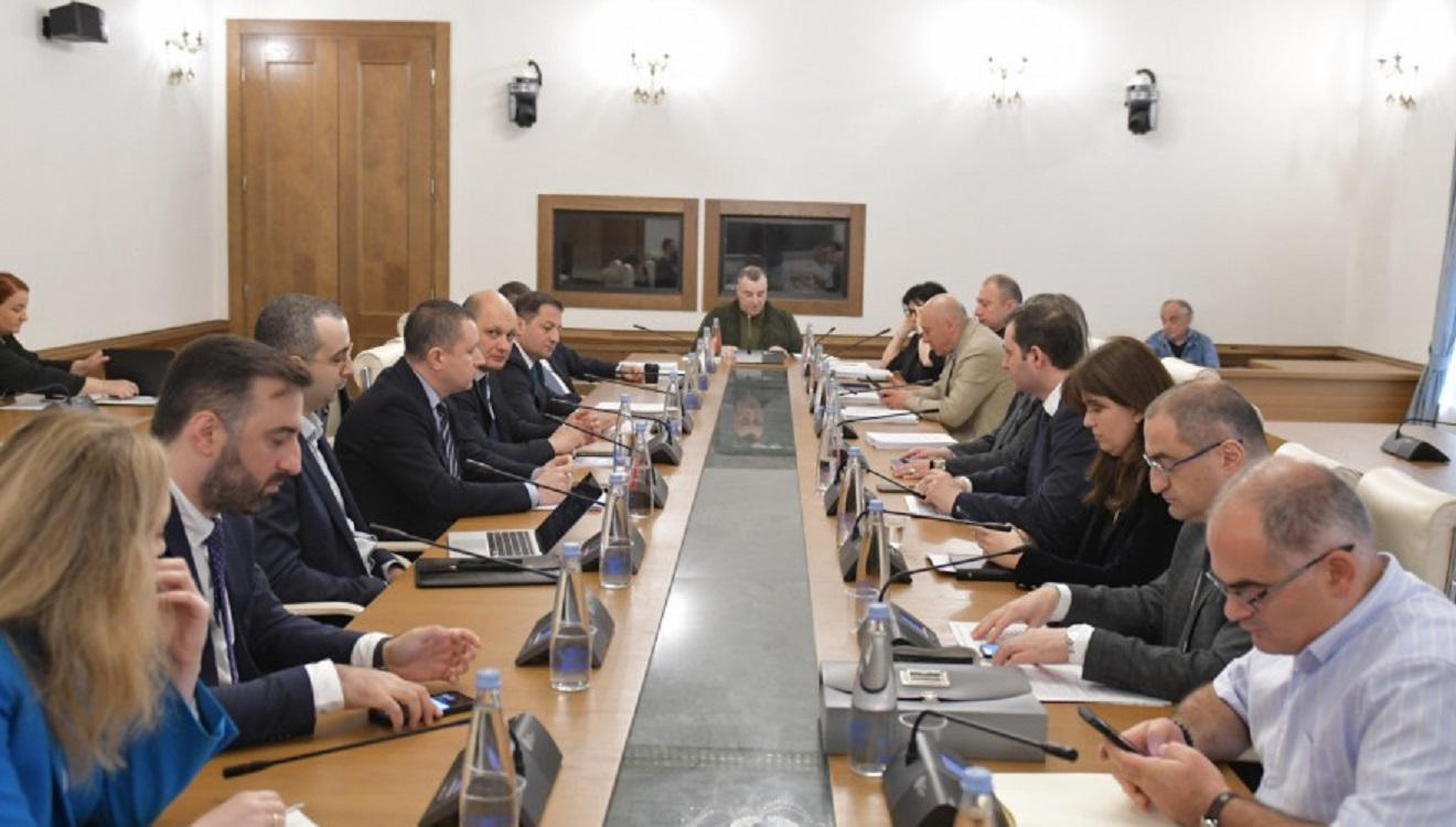 ადამიანის უფლებათა დაცვის კომიტეტმა მთავრობის მიერ დასამტკიცებლად წარდგენილ „ზოგადი განათლების ეროვნული მიზნების დოკუმენტს" მხარი დაუჭირა