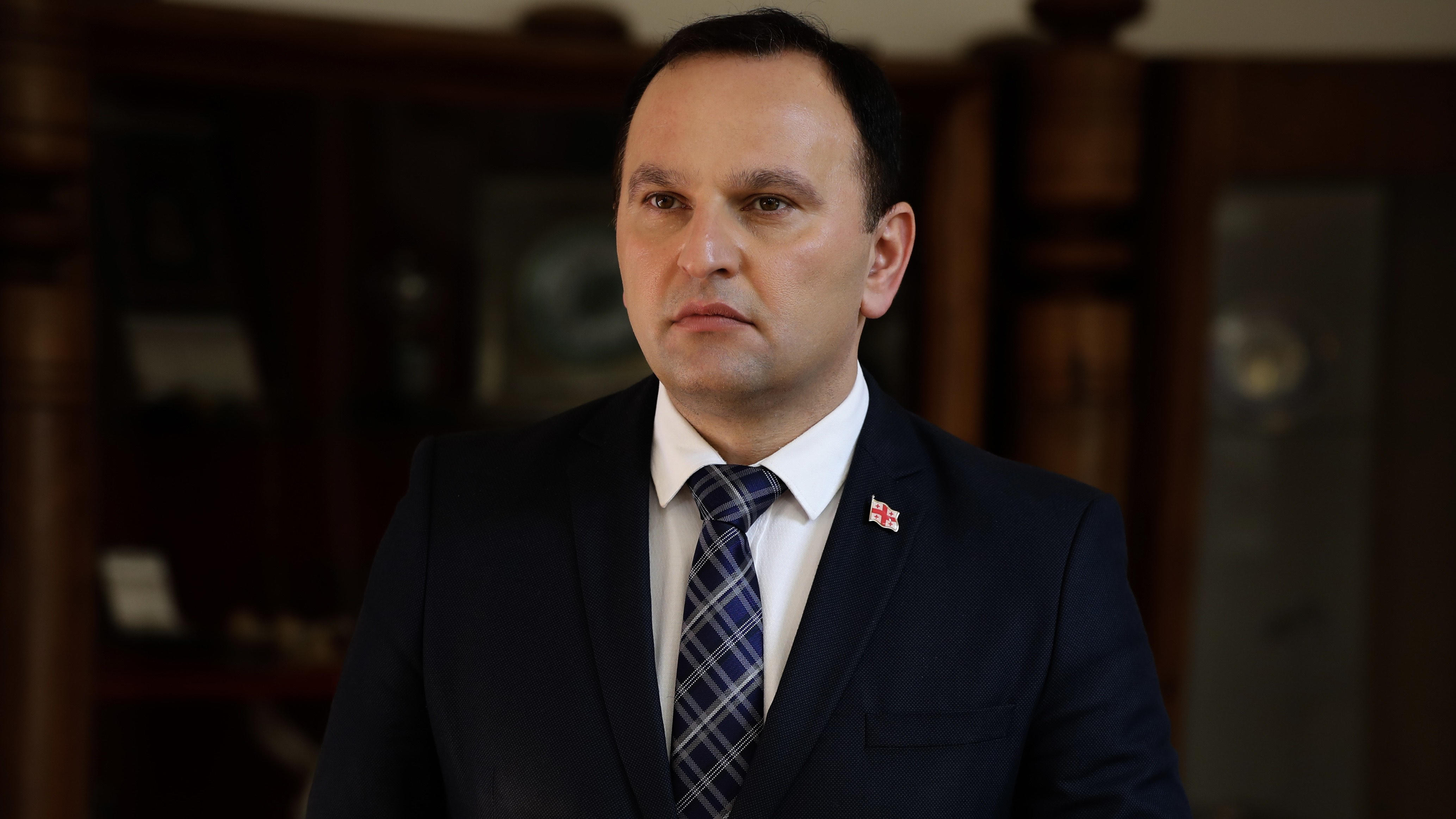 პაატა მანჯგალაძე „ქართულ ოცნებას“ - თქვენი პროპაგანდა თოვლში ჩაფლულ მანქანას ჰგავს - რაც უფრო აწვებით, მით უფრო ეფლობით, იცოდეთ, ეს ძალიან მალე დასრულდება!