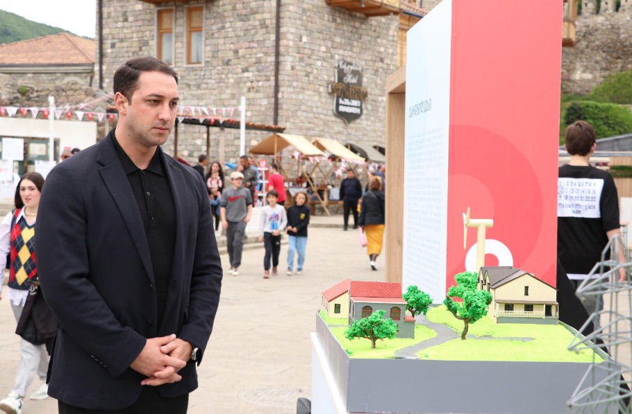 ეკონომიკის სამინისტროსა და მისი შესაბამისი უწყებების ორგანიზებით, 26 მაისის ღონისძიებების ფარგლებში ახალციხეში ენერგეტიკის სივრცე მოეწყო