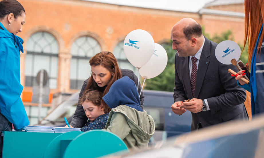საქართველოს დამოუკიდებლობის დღეს, „საქართველოს ფოსტა“ საფოსტო ატრიბუტიკით, გორში არის წარმოდგენილი