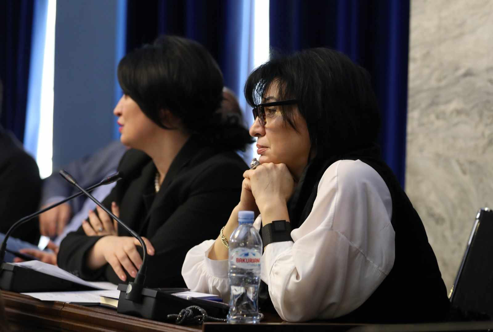 ირმა ზავრადაშვილი - შორს ვარ იმ აზრისგან, რომ კანონის მოწინააღმდეგეა ხალხის უმრავლესობა, ისევე როგორც, თურმე ვაკეში საბადურის ტყე გაშენდა და სანაპიროზე მტკვარი ორად გაიყო