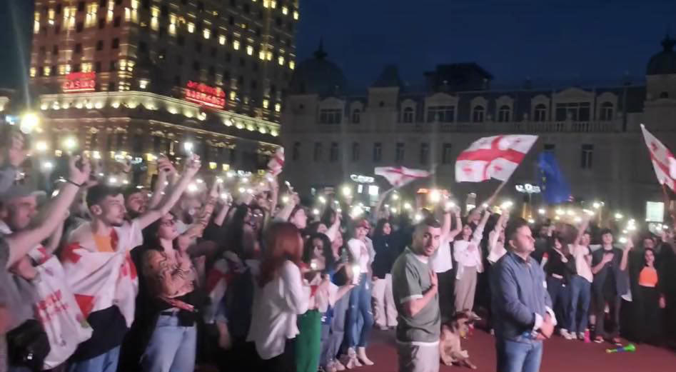 ბათუმში, ევროპის მოედანზე „უცხოური გავლენის გამჭვირვალობის შესახებ” კანონპროექტის წინააღმდეგ საპროტესტო აქცია დასრულდა