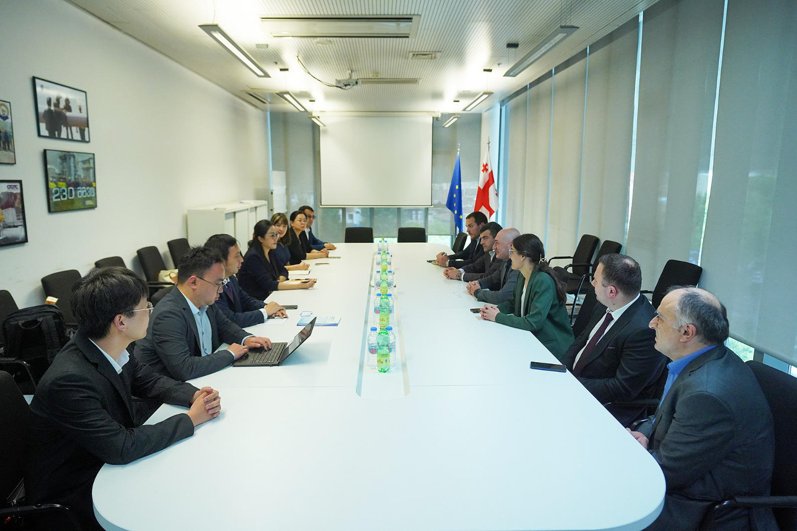 გურამ გურამიშვილი - ჩინეთიდან საქართველოში საპილოტე  გადაზიდვა შედგა - საქართველო შუა დერეფნის გლობალური მიწოდების ჯაჭვში მნიშვნელოვანი მოთამაშე უკვე ავტოგადაზიდვით ხდება