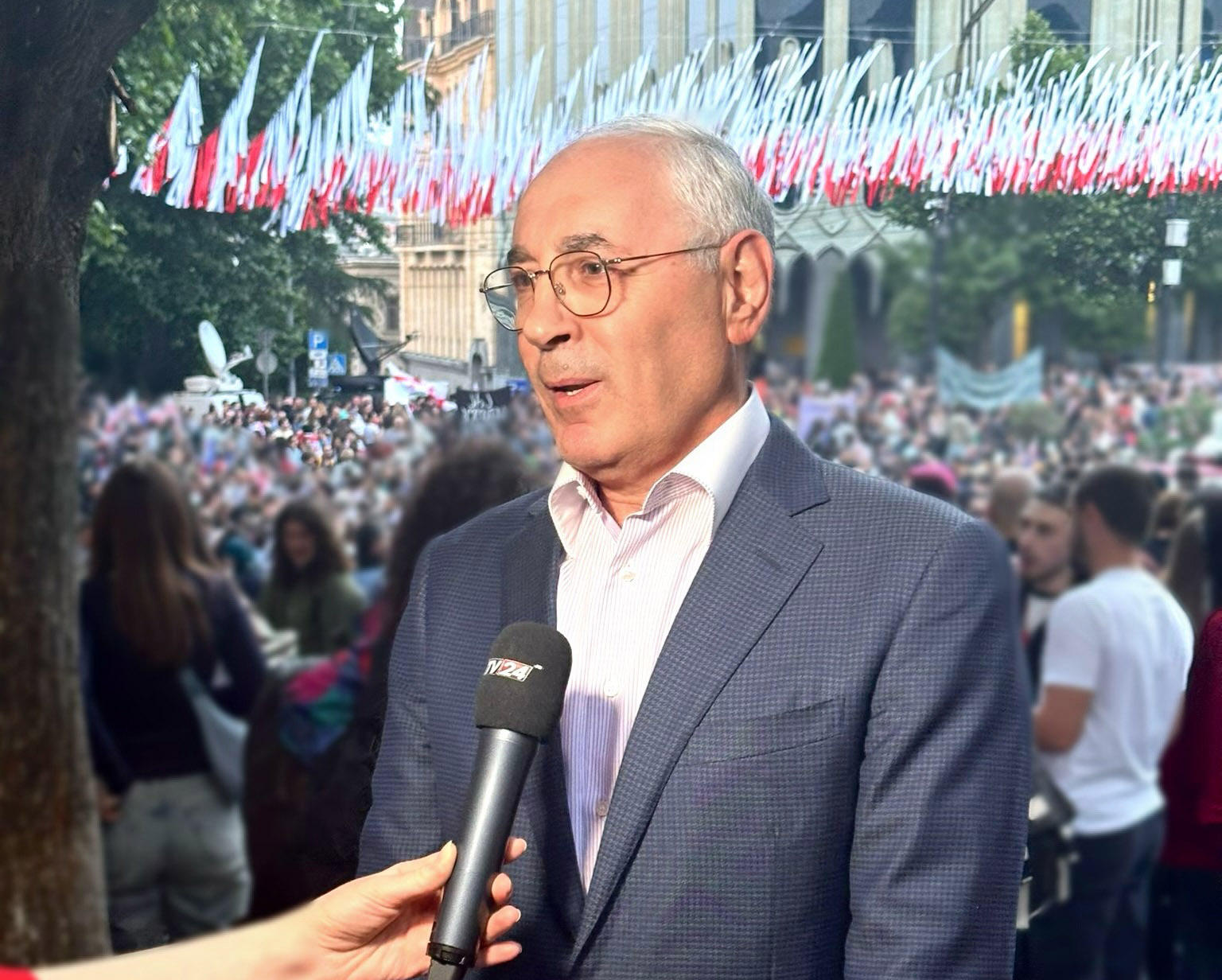 შოთა შალელაშვილი  - რიგი მიზეზების გამო არ მგონია, რომ მთელი საქართველო და ოპოზიციური სპექტრი „ქართული ქარტიის“ ირგვლივ გაერთიანდება, დოკუმენტი დასამუშავებელია და ღირს ამაზე ფიქრი