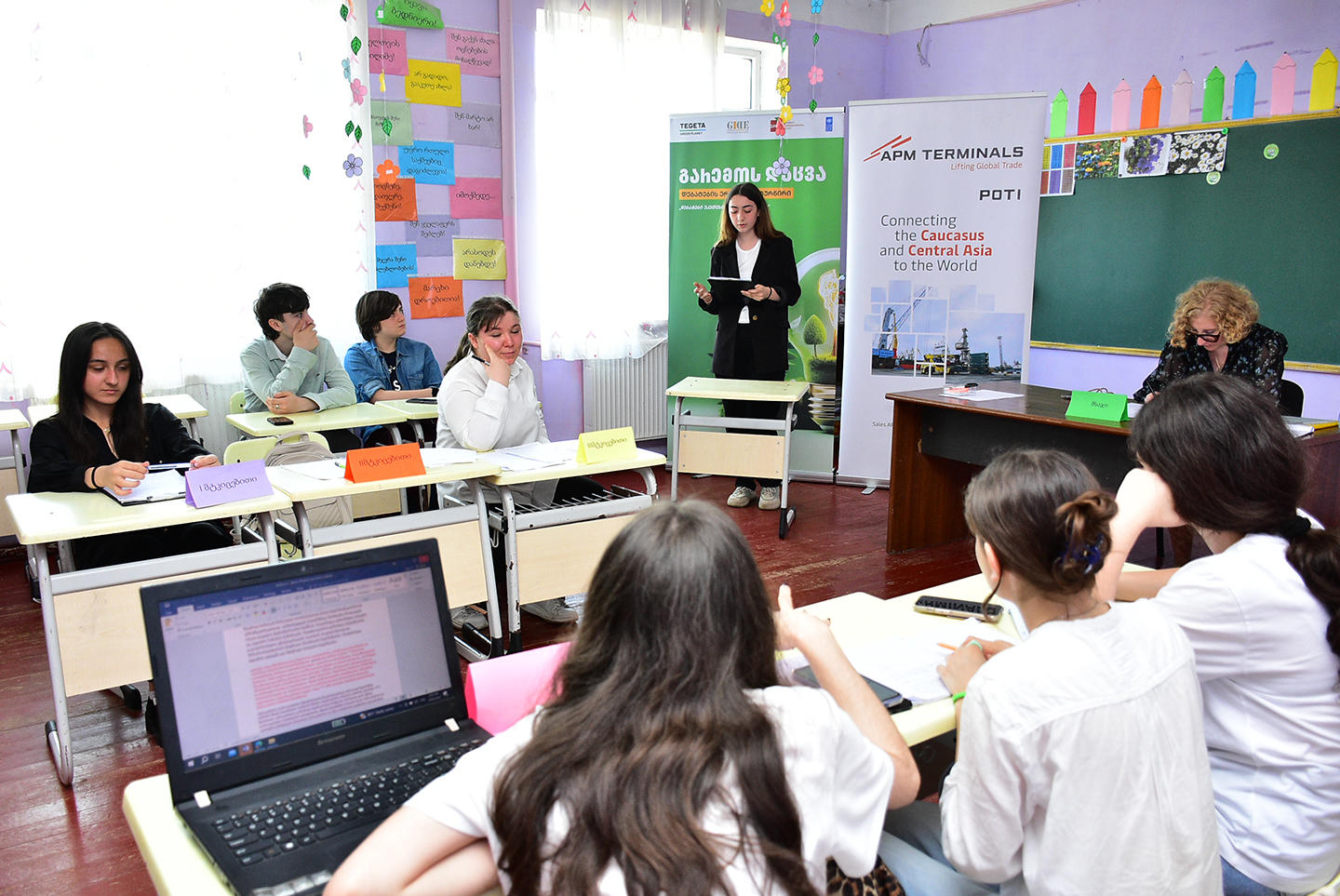 ფოთმა დებატების რეგიონულ ტურნირს უმასპინძლა