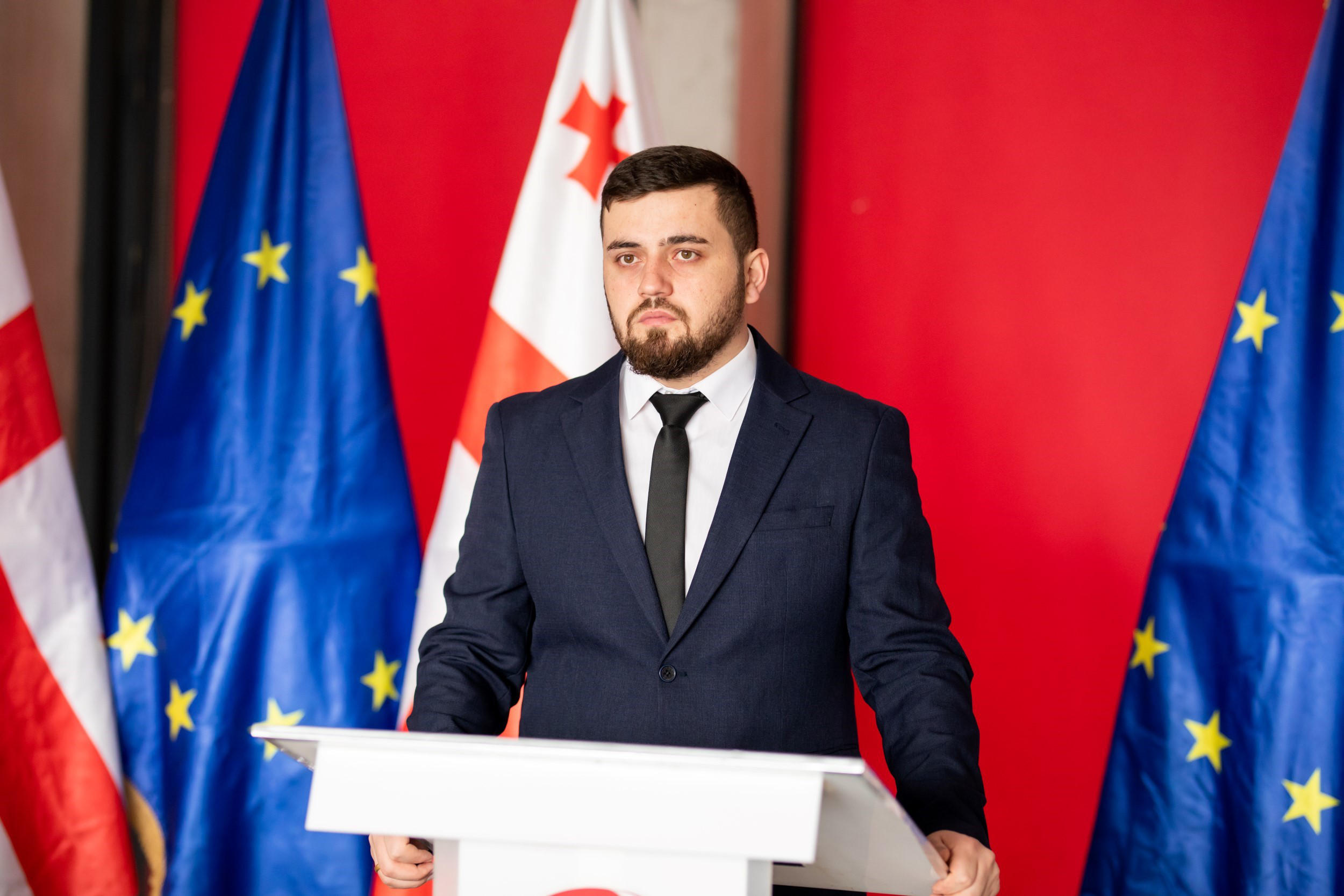 „ნაციონალური მოძრაობის“ წევრი - მუქარის შემცველი ზარებით ოჯახის წევრების და აქციებზე აქტიური ადამიანების დაშინებას ცდილობდნენ, ეს ყველაფერი ხელისუფლების გარეშე ვერ განხორციელდებოდა