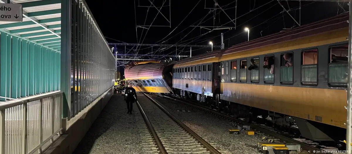 ჩეხეთში სამგზავრო და სატვირთო მატარებლები ერთმანეთს შეეჯახნენ, დაიღუპა 4 და დაშავდა ათობით ადამიანი