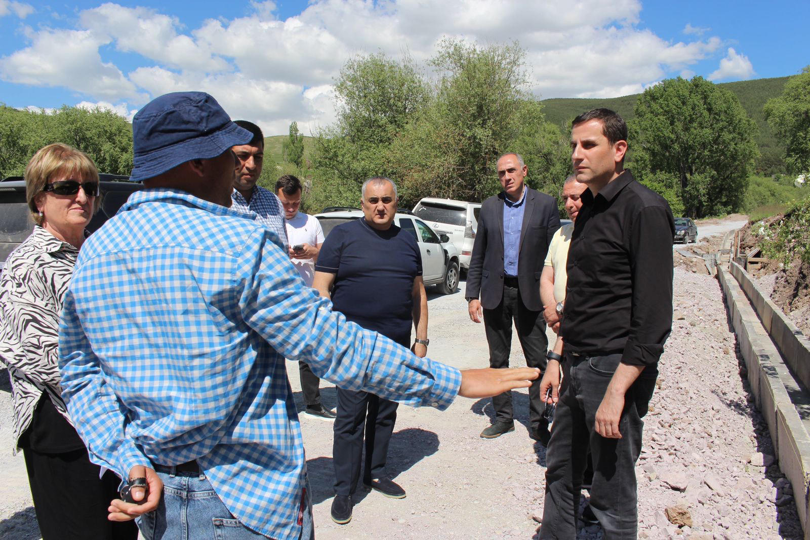 ბესიკ ამირანაშვილმა ახალქალაქში მიმდინარე ინფრასტრუქტურული სამუშაოები დაათვალიერა