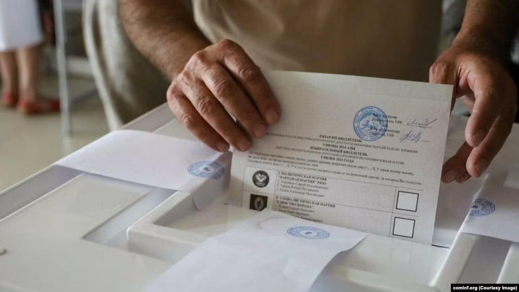 ოკუპირებული ცხინვალის ე.წ. ცესკოს ინფორმაციით, ოპოზიციური პარტია „ერთიანი ოსეთი“ 202 ხმით უსწრებს ე.წ. ლიდერის, ალან გაგლოევის პარტია „ნიხასს“