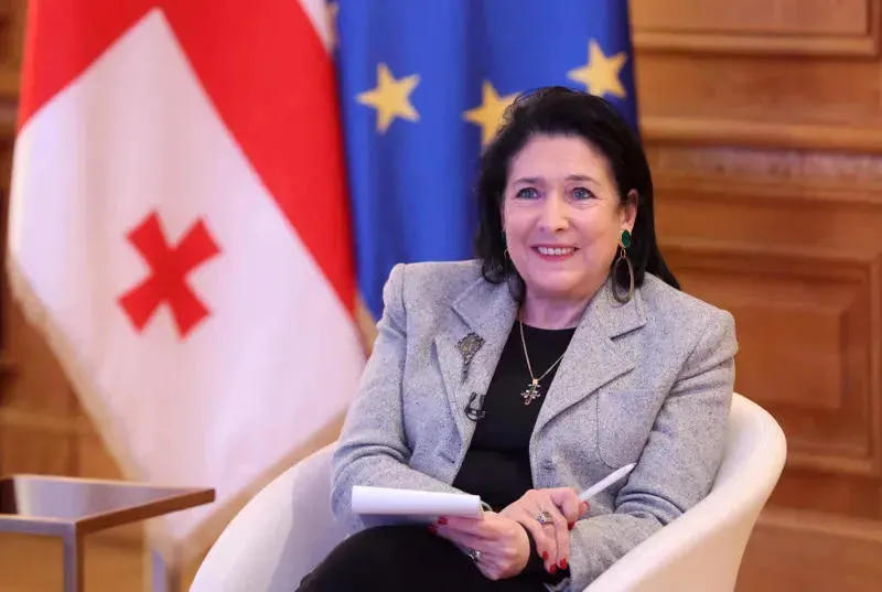 სალომე ზურაბიშვილი მარკ რუტეს - ვიმედოვნებთ, რომ თქვენი ხელმძღვანელობა იქნება წარმატებული ახალი და მჭიდრო კავშირების დამყარების მათთვის, ვინც მოუთმენლად ველით გაფართოებულ ალიანსს