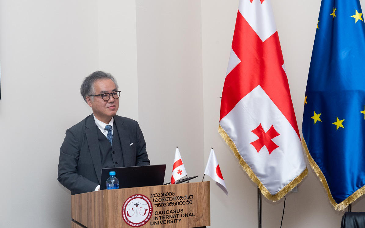 კავკასიის საერთაშორისო უნივერსიტეტს საქართველოში იაპონიის საგანგებო და სრულუფლებიანი ელჩი იშიძუკა ჰიდეკი ესტუმრა