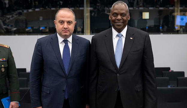 ლოიდ ოსტინი უკრაინის თავდაცვის საკონტაქტო ჯგუფის შეხვედრის შესახებ ინფორმაციას და ფოტომასალას ავრცელებს