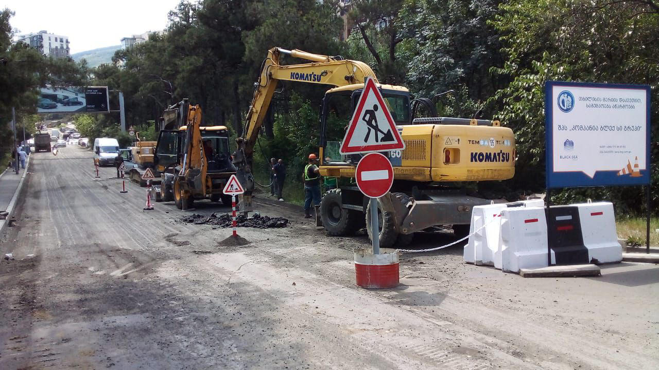 წყნეთის გზატკეცილის რეაბილიტაცია დაიწყო - საავტომობილო მოძრაობა ორმხრივად შეიზღუდა, რეაბილიტაციის არეალში მცხოვრებ ადგილობრივ მოსახლეობას კი სპეციალური საშვები გადაეცემა