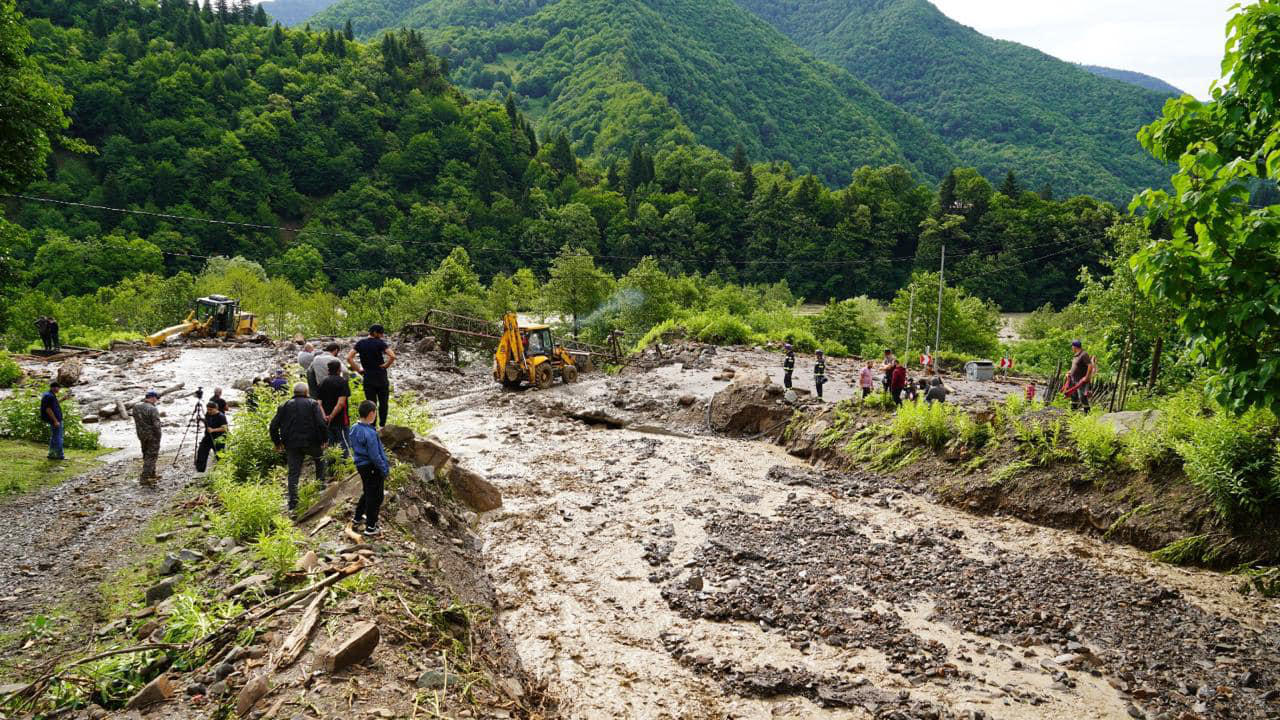ლენტეხის მუნიციპალიტეტის მერია ცაგერი-ლენტეხის ტერიტორიაზე მეწყრული პროცესების განვითარების შესახებ ინფორმაციას ავრცელებს
