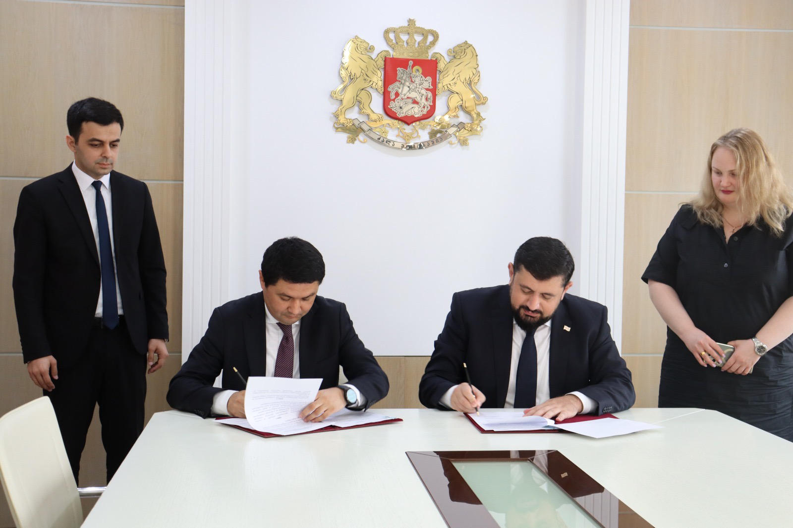 ანტიკორუფციული ბიუროს უფროსი უზბეკეთის რესპუბლიკის ანტიკორუფციული სააგენტოს დელეგაციის წევრებს შეხვდა