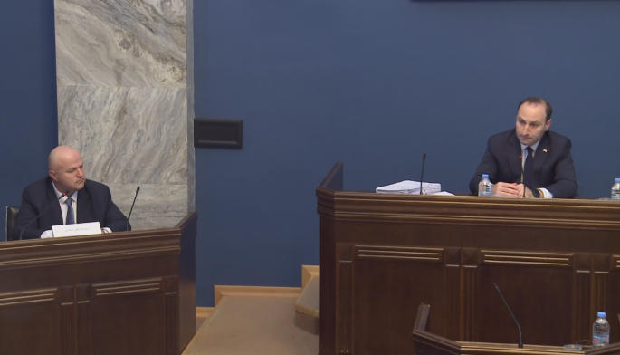 პარლამენტის იურიდიულ საკითხთა კომიტეტზე უზენაესი სასამართლოს მოსამართლეობის კანდიდატებს უსმენენ