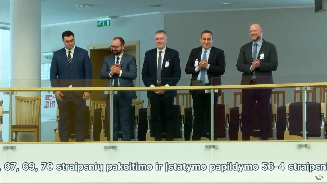 „სტრატეგია აღმაშენებლის“, „გირჩი მეტი თავისუფლების“, „დროასა“ და „ლელოს“ ლიდერები ლიეტუვის პარლამენტში იმყოფებოდნენ