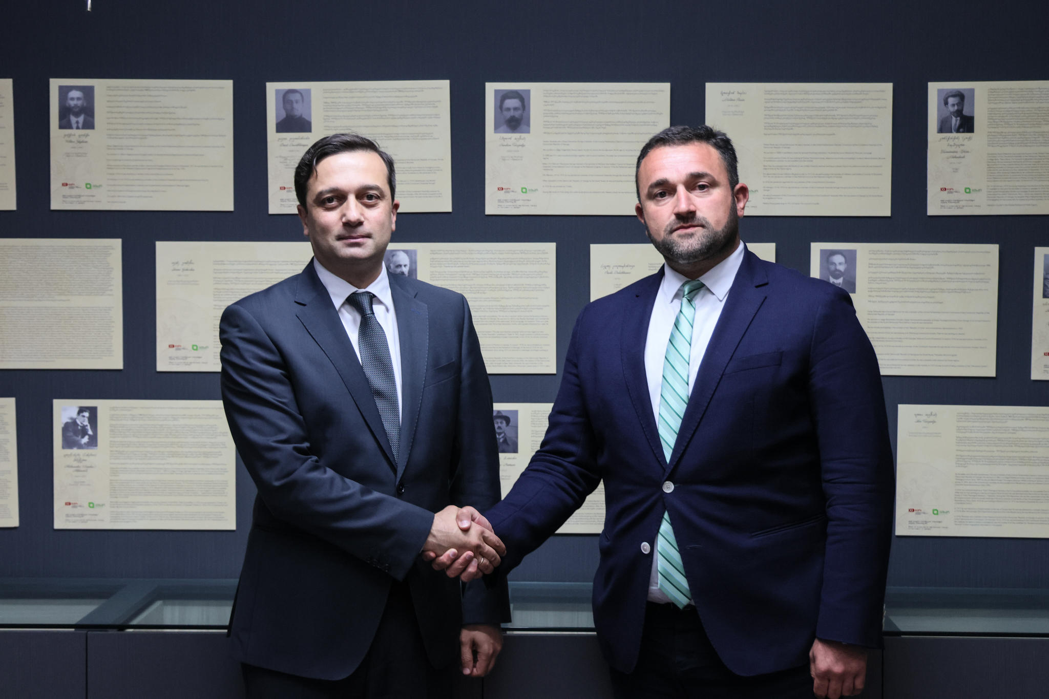 სახალხო დამცველის აპარატი ომბუდსმენისა და ცენტრალური საარჩევნო კომისიის თავმჯდომარის შეხვედრის შესახებ ინფორმაციას ავრცელებს