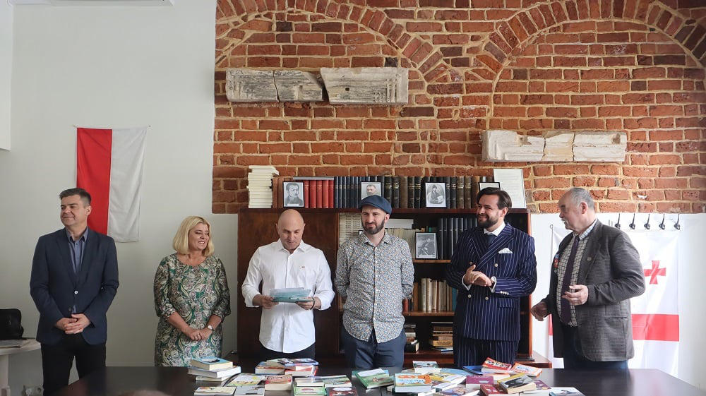 პოლონეთში პირველი ქართული ბიბლიოთეკა გაიხსნა