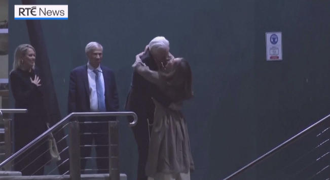 ჯულიან ასანჟი ავსტრალიაში ჩავიდა