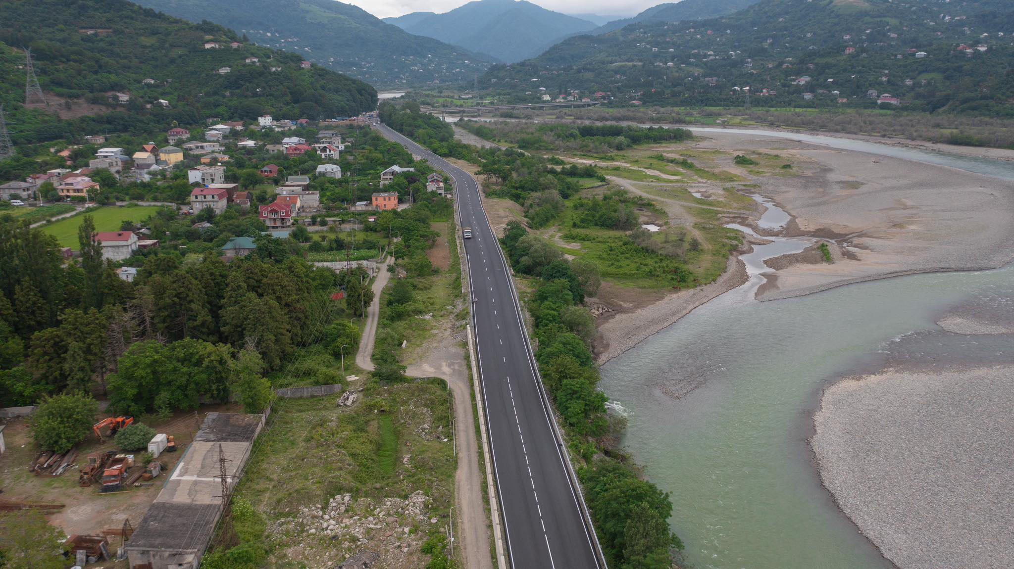 აჭარაში, გონიოსა და მახოს ხიდების დამაკავშირებელი ახალი საავტომობილო გზის რეაბილიტაცია დასრულდა