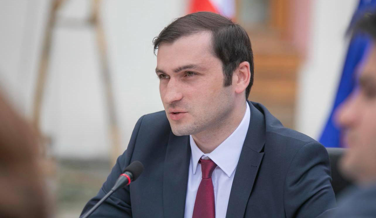 თორნიკე რიჟვაძე - ძვირფასო აბიტურიენტებო, წარმატებას გისურვებთ ცხოვრების ამ საპასუხისმგებლო ეტაპზე, მჯერა თქვენი ნიჭიერების, პროგრესულობის, მიზანდასახულობის