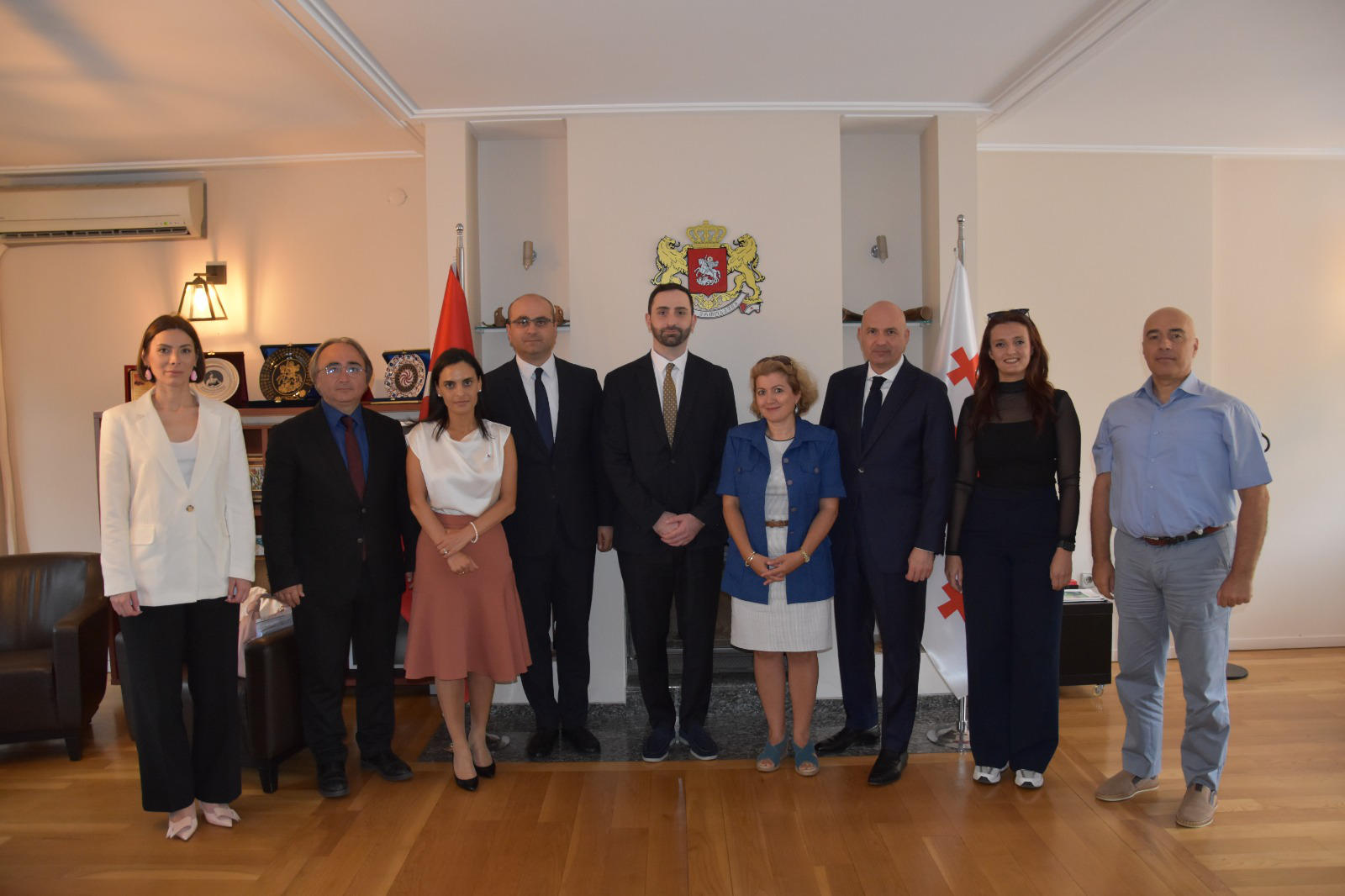 აფხაზეთის მთავრობის წარმომადგენლები სტამბოლში აკადემიური და საუნივერსიტეტო წრეების წარმომადგენლებს შეხვდნენ