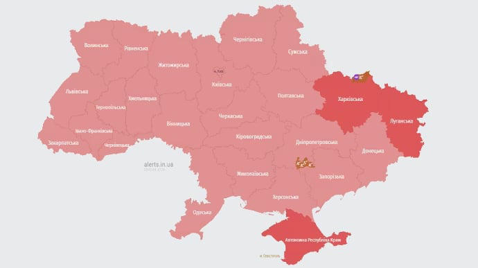 რუსებმა უკრაინას კორექტირებადი საავიაციო ბომბებითა და რაკეტებით შეუტიეს, საჰაერო განგაში მთელი ქვეყნის ტერიტორიაზე გამოცხადდა - კიევში აფეთქებების ხმები ისმის