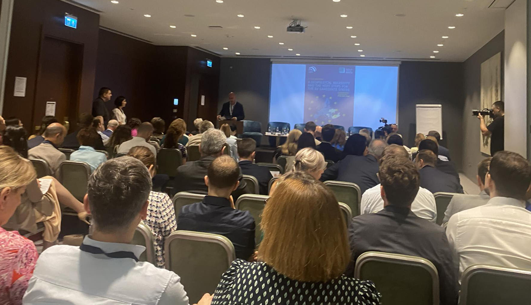 თბილისში ორდღიანი საერთაშორისო კონფერენცია, სახელწოდებით „ევროკავშირის გაფართოება - გეოპოლიტიკური საჭიროება და შემდგომი ნაბიჯები ევროკავშირის კანდიდატი ქვეყნებისთვის“ გაიხსნა