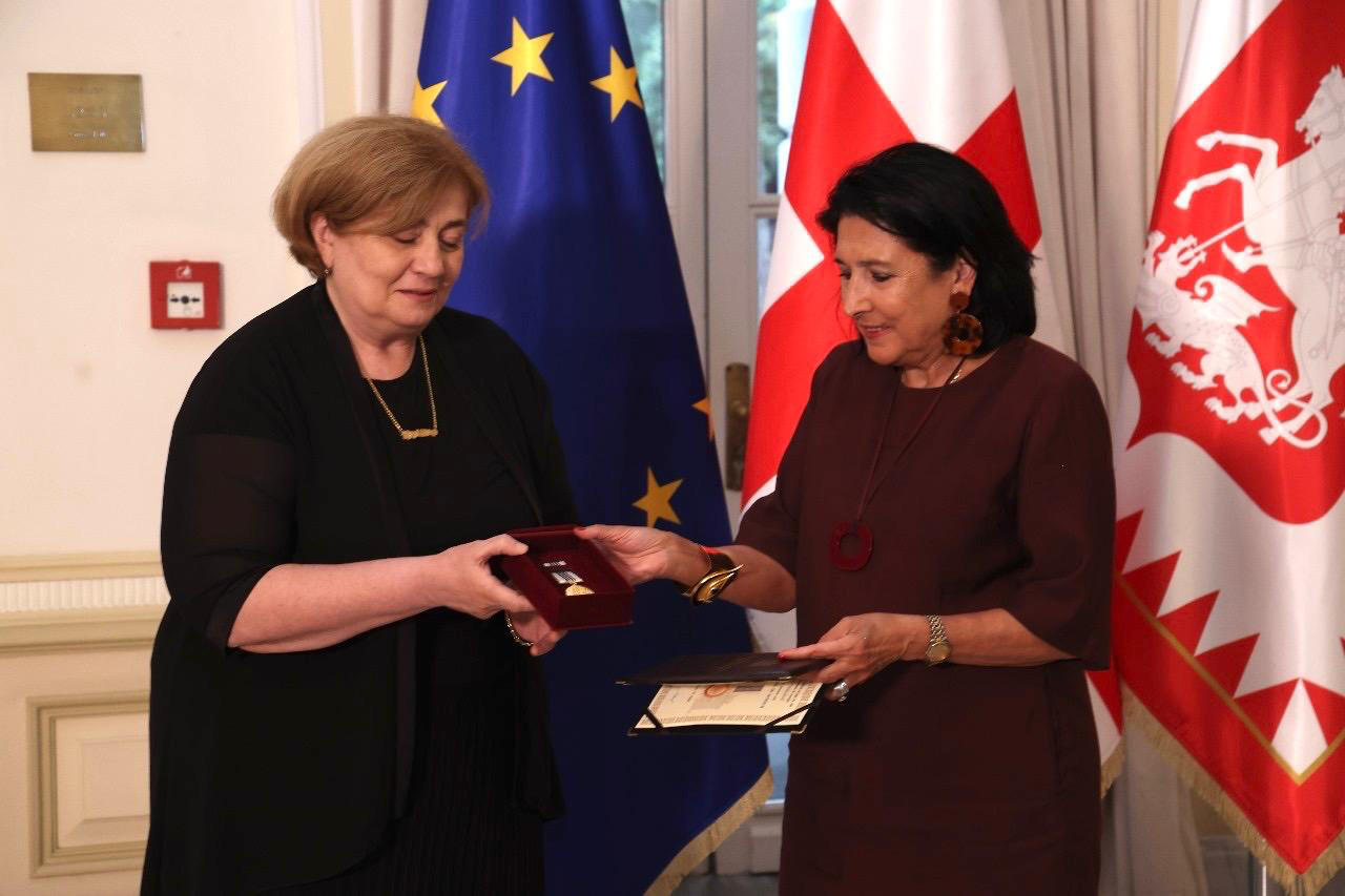 პრეზიდენტმა საქართველოში სტარტაპ ეკოსისტემის ჩამოყალიბება-განვითარებაში შეტანილი განსაკუთრებული პირადი წვლილისათვის გიორგი ტუხაშვილი ღირსების მედლით დააჯილდოვა