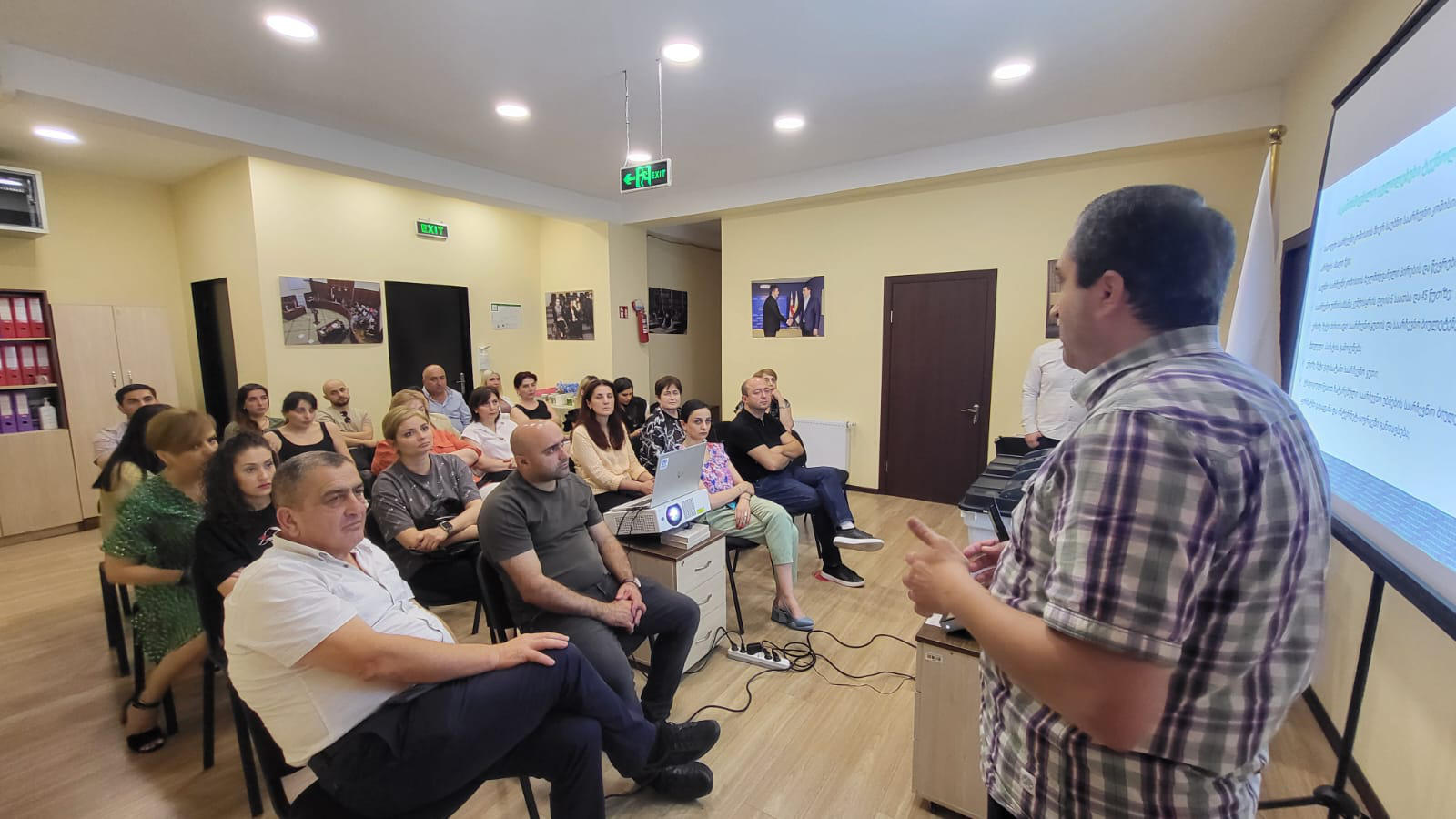 იურიდიული დახმარების სამსახურში იმიტირებული არჩევნები ჩატარდა