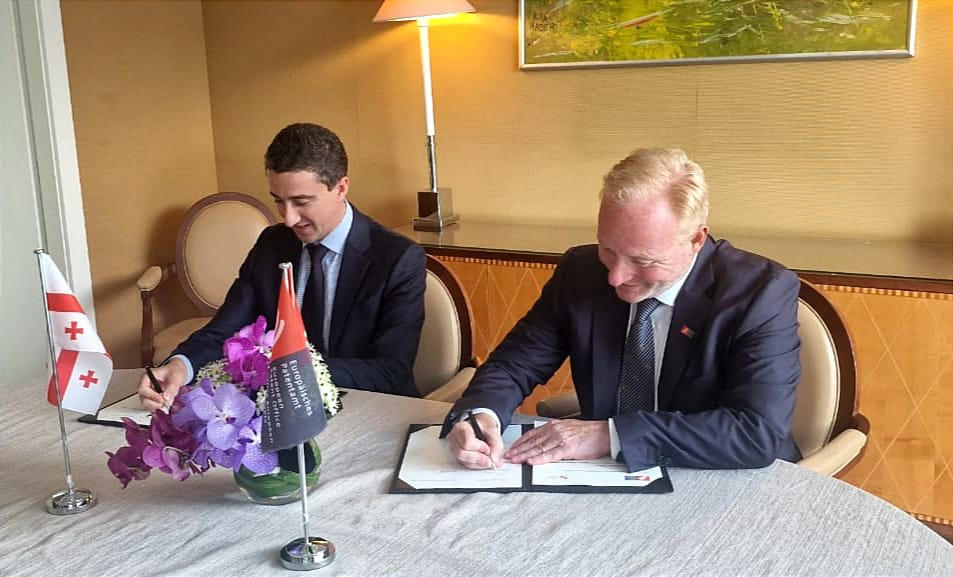 საქპატენტმა და ევროპის საპატენტო უწყებამ (EPO) ორწლიანი საერთო სამოქმედო გეგმა დაამტკიცა - სოსო გიორგაძემ და ანტონიო კამპინოსმა დოკუმენტს ჟენევაში მოაწერეს ხელი