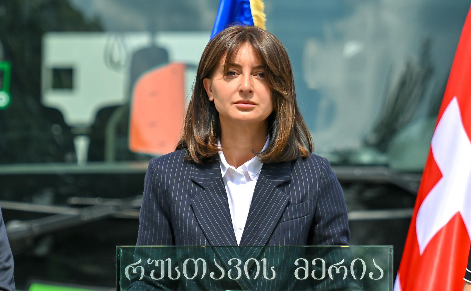 ნინო ლაცაბიძე „მთავარის“ ეთერში გასულ სიუჟეტზე - ეს რეალობის სრული დამახინჯებაა - ხელშეკრულების ვადის ამოწურვის შემდეგ დასაქმებულებს უწევთ ვალიდური პირადობის მოწმობების წარმოდგენა, ამ პროცედურას კი საარჩევნო პროცესებთან საერთო არაფერი აქვს