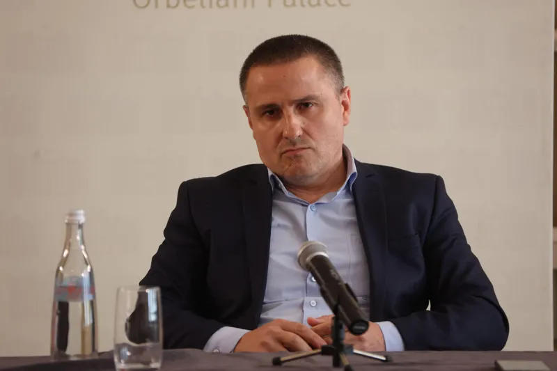 კახა წიქარიშვილი იუსტიციის უმაღლეს საბჭოში მისი დანიშვნა-არდანიშვნის საკითხზე - კლანი ამ საკითხს პოლიტიკური მდგომარეობის გარკვევამდე არ გადაწყვეტს, სარჩელებზე გადაწყვეტილება კი, არცერთი სასამართლოსგან არ მაქვს