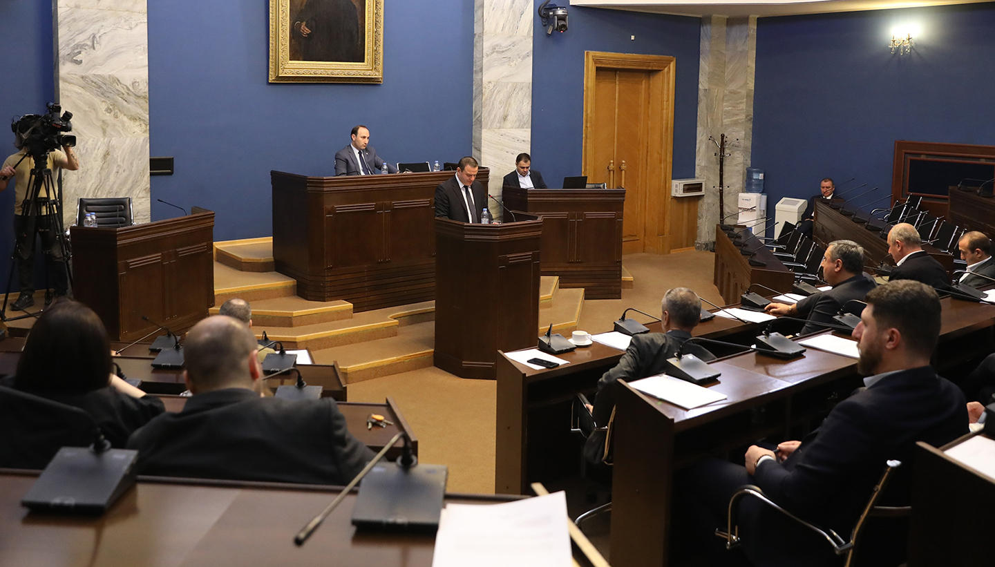 იურიდიულ საკითხთა კომიტეტმა გენერალური პროკურორის პოსტზე გიორგი გაბიტაშვილის არჩევას მხარი დაუჭირა