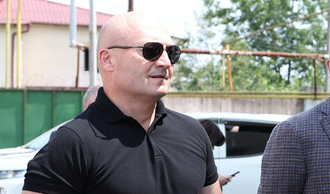 „ადამიანის უფლებათა ცენტრი“ შს მინისტრს მოუწოდებს, ზვიად ხარაზიშვილს სამსახურებრივი უფლებამოსილება შეუჩეროს