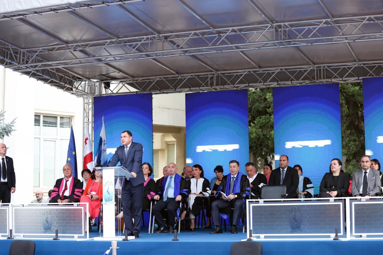 გიორგი ამილახვარმა თბილისის სახელმწიფო სამედიცინო უნივერსიტეტის კურსდამთავრებულთა გამოსაშვებ ღონისძიებაში მიიღო მონაწილეობა
