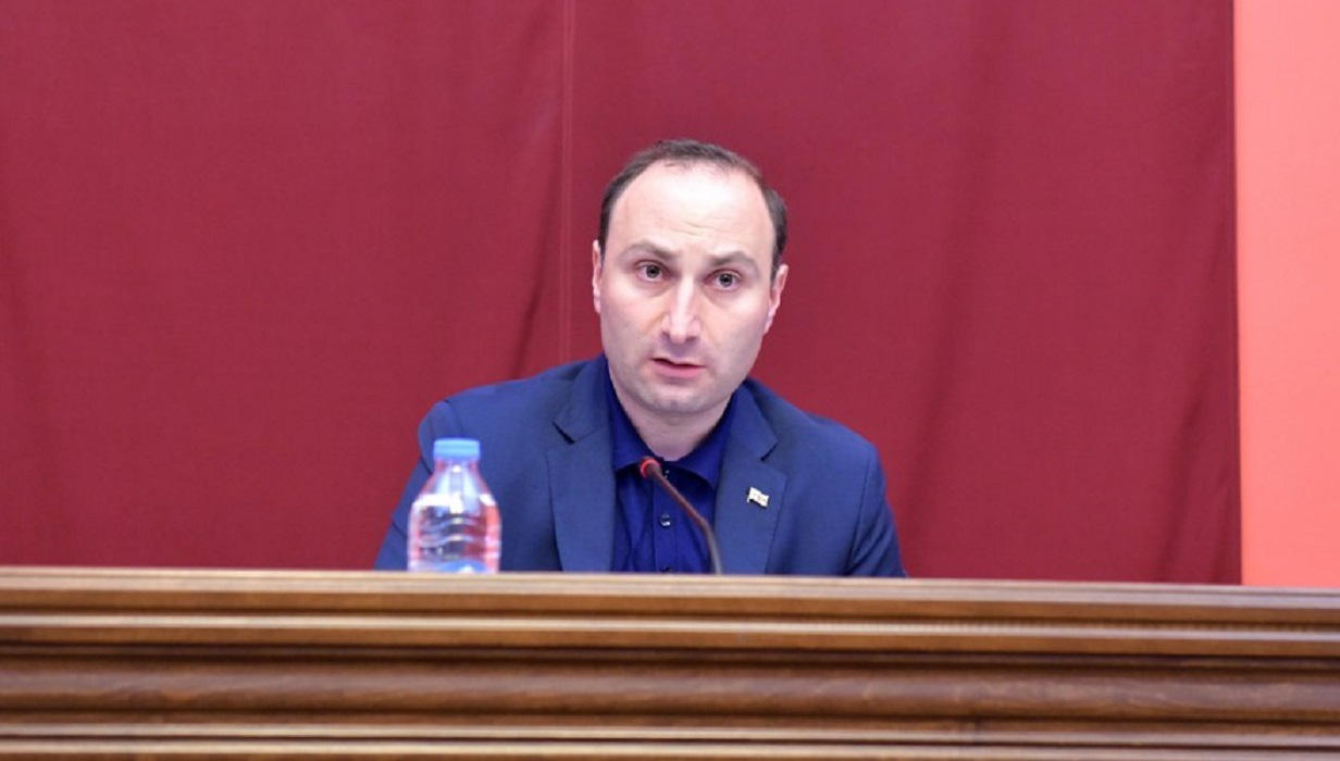 ანრი ოხანაშვილმა იურიდიულ საკითხთა კომიტეტის მიერ 2024 წელს განხორციელებული საქმიანობის შესახებ ანგარიში წარადგინა