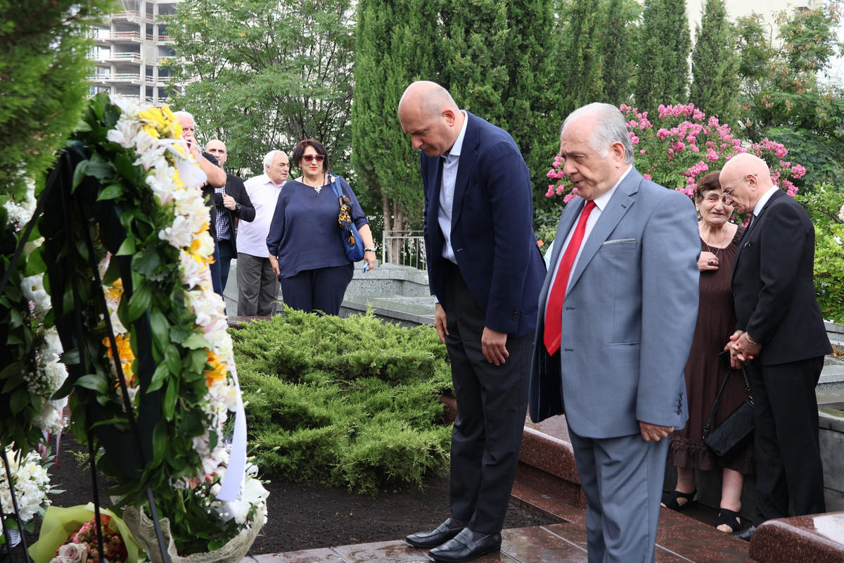 ცნობილ პოლიტიკურ და საზოგადო მოღვაწეს თამაზ ნადარეიშვილს, 19 ივლისს, 70 წელი შეუსრულდებოდა
