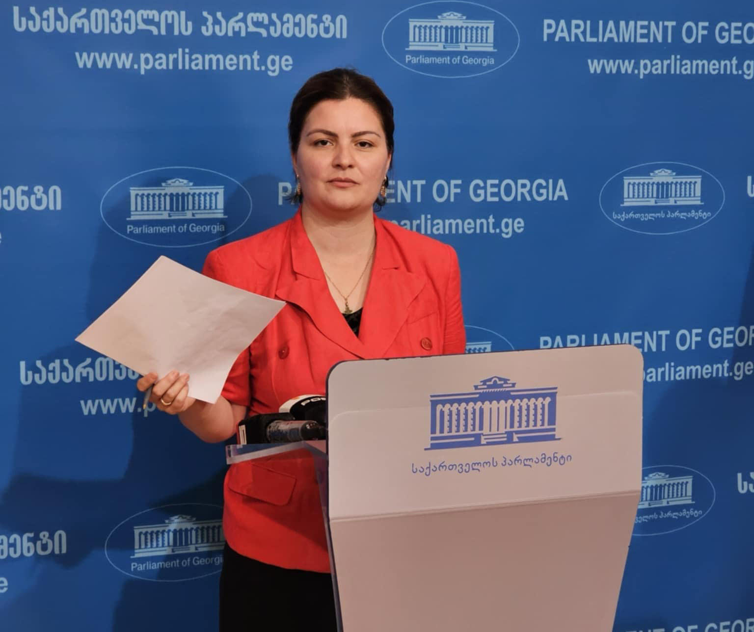 ანა ნაცვლიშვილი - ხელისუფლება უპირებს, რომ დოებითი რკინის კონსტრუქციის დაზიანების გამო, მრავალი წლით გაუშვას ახალგაზრდა ადამიანები ციხეში - მივმართავ კოლეგებს, დავდგეთ თავდებში და არ დავტოვოთ მარტო რეჟიმთან