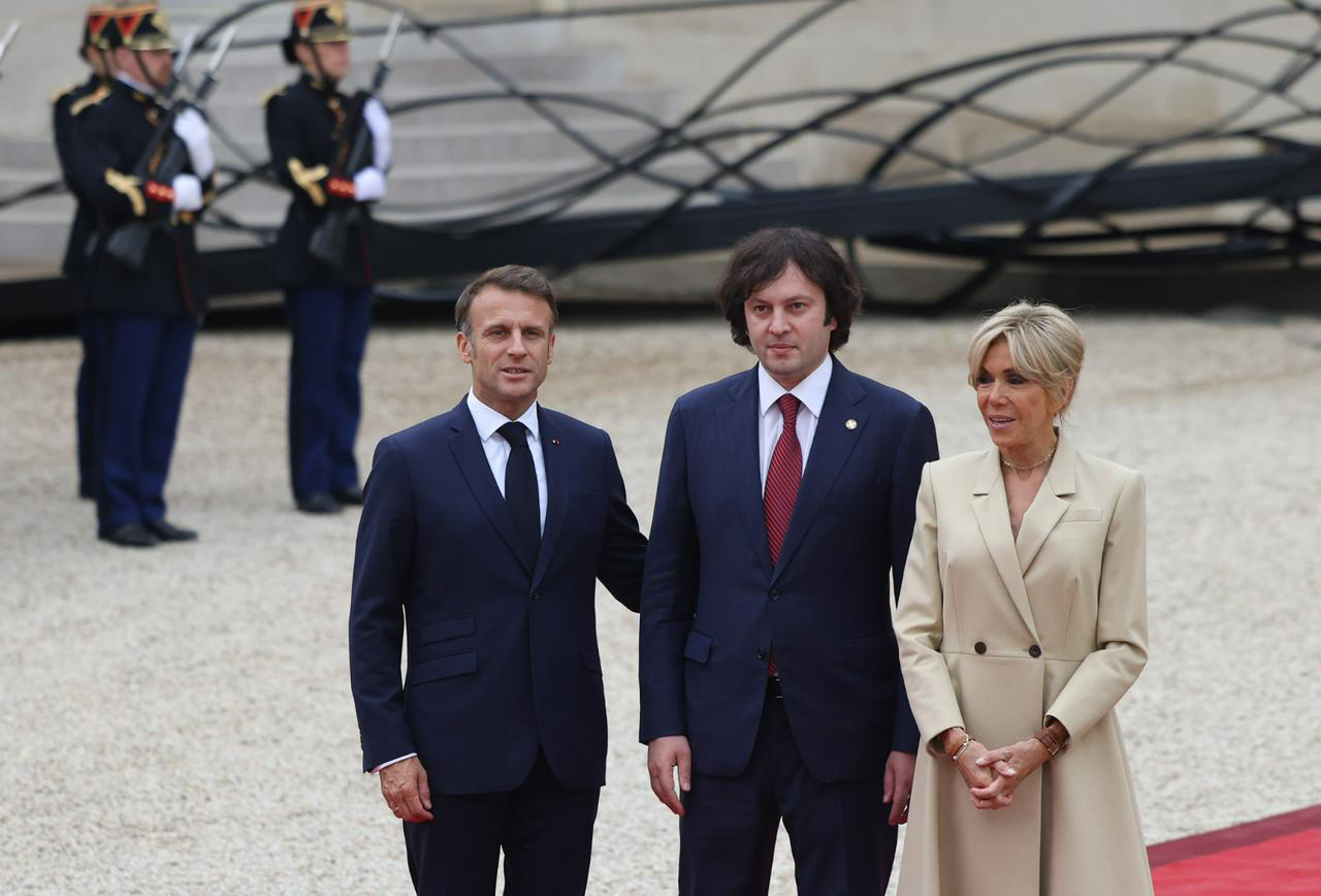 ირაკლი კობახიძე ემანუელ მაკრონის მიერ ოლიმპიადის მონაწილე სახელმწიფოთა ლიდერების პატივსაცემად გამართულ მიღებას დაესწრო