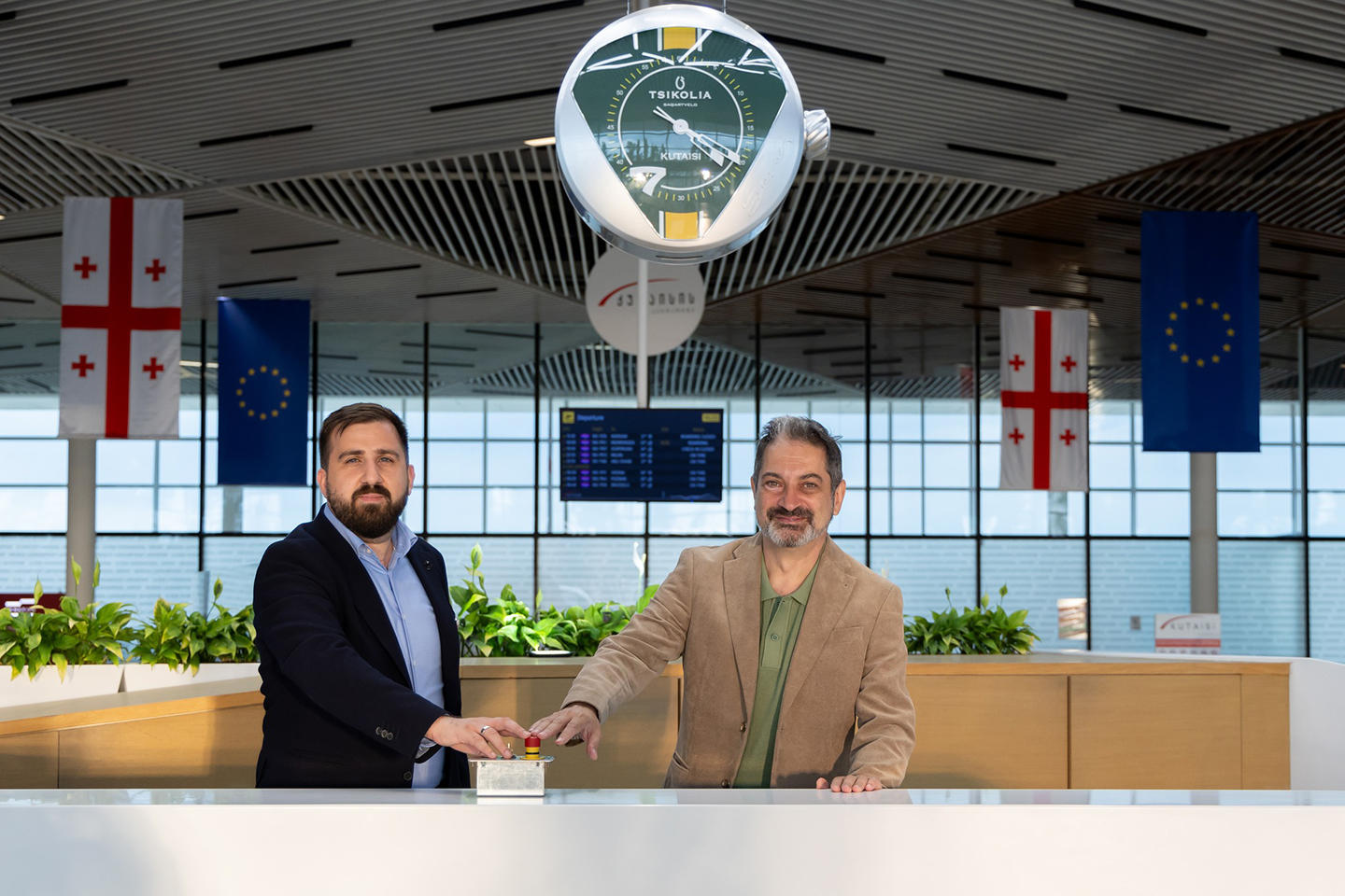 ირაკლი ქარქაშაძე - ციკოლიას ბრენდის ქართულმა საათმა ქუთაისის საერთაშორისო აეროპორტში საპატიო ადგილი დაიკავა