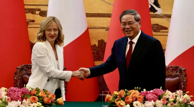 იტალიის პრემიერ-მინისტრი ჩინეთში პირველი ვიზიტის ფარგლებში, ჩინეთის პრემიერს შეხვდა