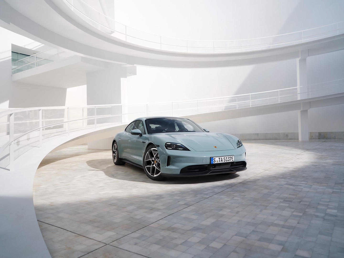Porsche Taycan 2024 - უფრო მძლავრი და ახლა უფრო ხელმისაწვდომი - „პორშე ცენტრი თბილისის“ ახალი სალიზინგო პირობები