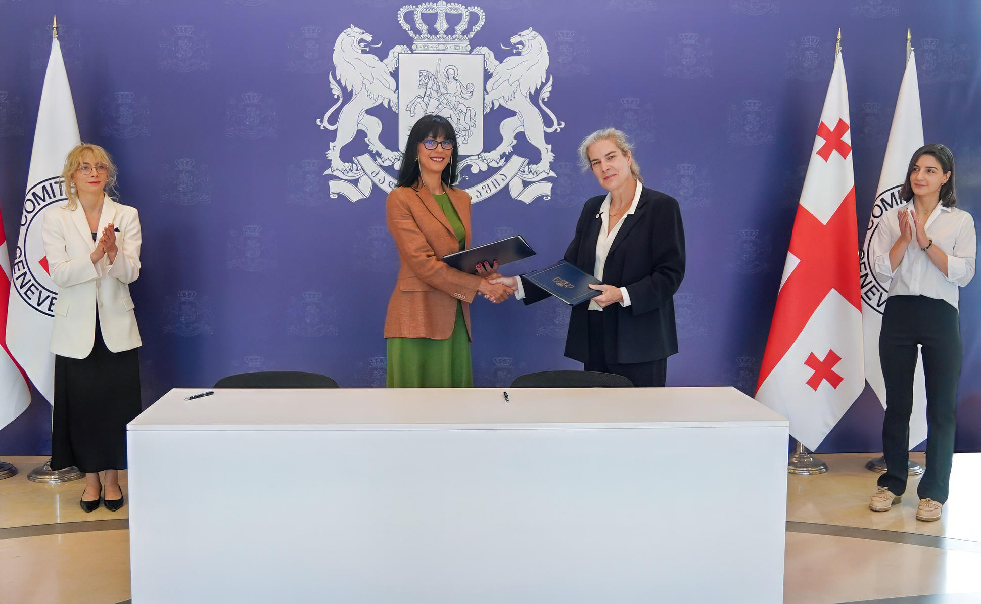 თეა ახვლედიანმა და წითელი ჯვრის საერთაშორისო კომიტეტის (ICRC) დელეგაციის ხელმძღვანელმა ანნ მონტავონმა, მონაცემთა გაზიარების შესახებ ურთიერთგაგების მემორანდუმს ხელი მოაწერეს