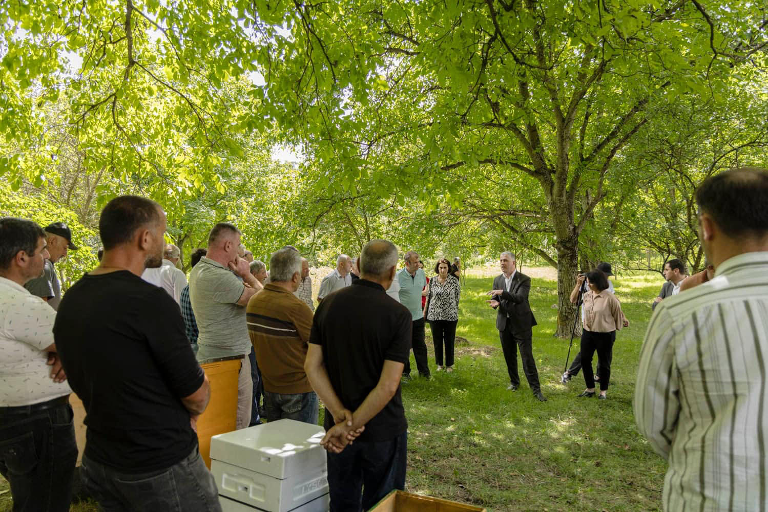 ოთარ შამუგიამ სამცხე-ჯავახეთში მეფუტკრეებს მეფუტკრეობის მხარდაჭერის პროგრამა გააცნო