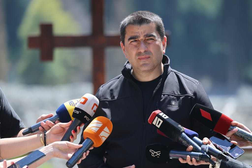 შალვა პაპუაშვილი - ჩვენ გვახსოვს შოვის მძიმე დღეები, გაერთიანებული საქართველო, დღეს მივაგებთ პატივს მათ ხსოვნას, ვინც ერთი წლის წინ ამ სტიქიას შეეწირა