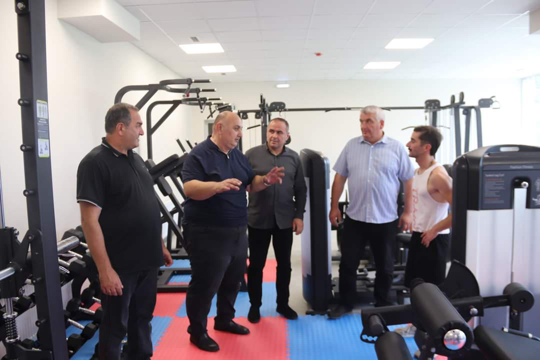 ხობის მერია - მუნიციპალიტეტის სპორტულ-გამაჯანსაღებელი კომპლექსი ახალი სპორტული სავარჯიშო ინვენტარით აღიჭურვა