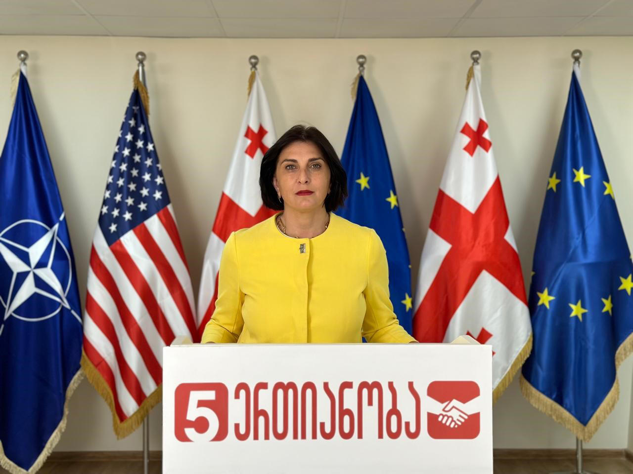 თამარ კორძაია - დღევანდელი დღე და ამ გმირი ადამიანების საფლავზე მოსვლა მათი ხსოვნის პატივსაცემად ძალიან მნიშვნელოვანია, რადგან სწორედ მათი დამსახურებაა, რომ დღეს ჩვენ გვაქვს დამოუკიდებელი სახელმწიფო