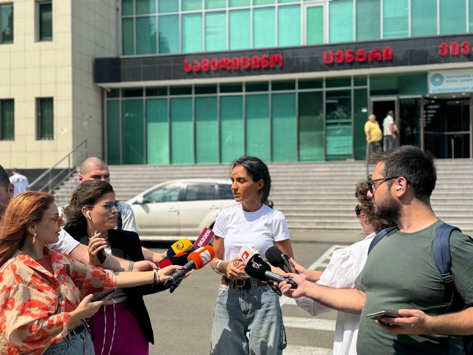 სოფო ჯაფარიძე - მიხეილ სააკაშვილის თავისუფლება ნიშნავს ბევრ ინვესტიციას, მაღალ ხელფასებს, დაბალ ფასებს, ჩვენი ქვეყნის ევროპულ განვითარებას, რისიც „ქართულ ოცნებას“ ყველაზე მეტად ეშინია